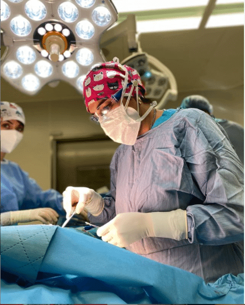 kadın plastık cerrah