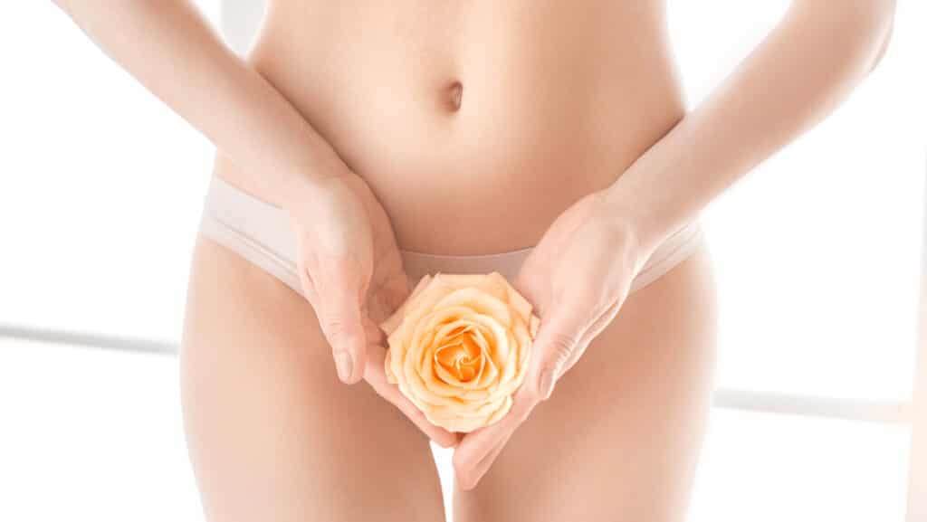 Kokrak va qinning porno fotosuratlari